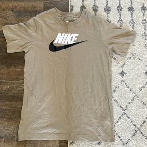 Nike T-shirt